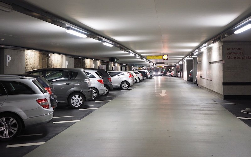 Advanced Parking Lot Services: Efficiency & Sustainability